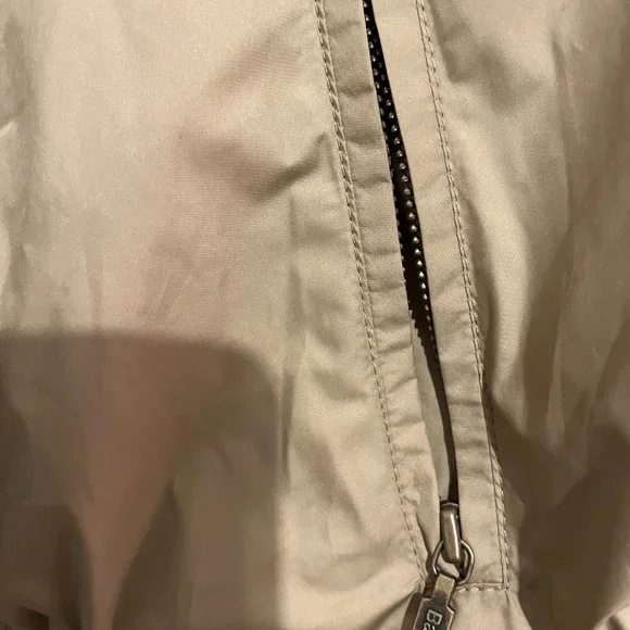 Barbour Reversible Jacket in Green Plaid for Endless Fashion Options! - Picture 6 of 8